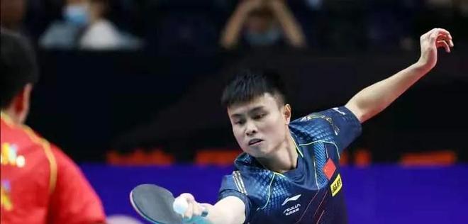 两队合力打 两队合力打