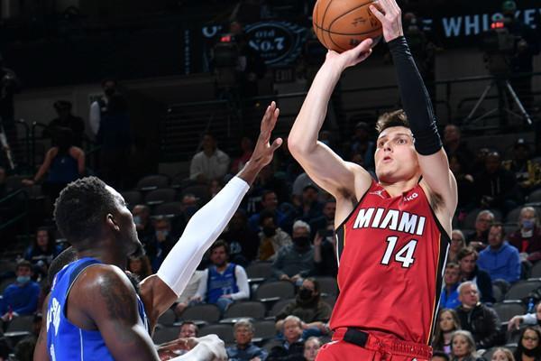 己的勤奋影 己的勤奋影